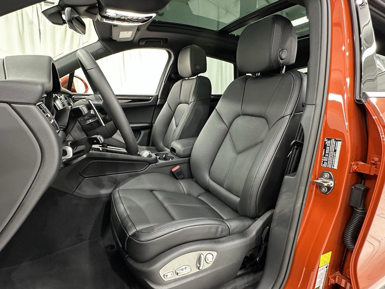 2025 Porsche Macan Newark DE