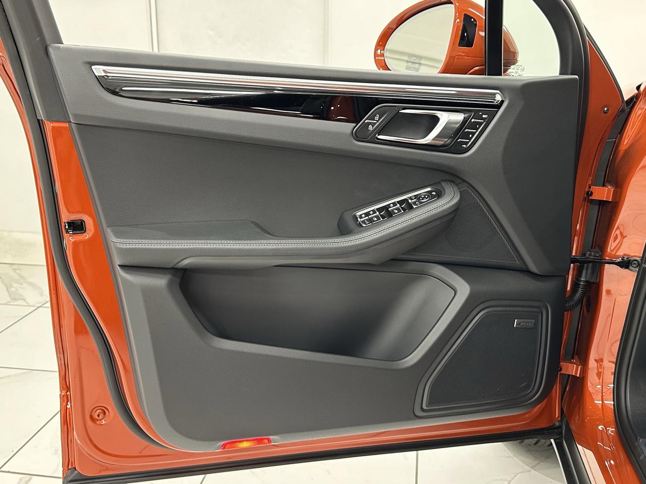 2025 Porsche Macan Newark DE