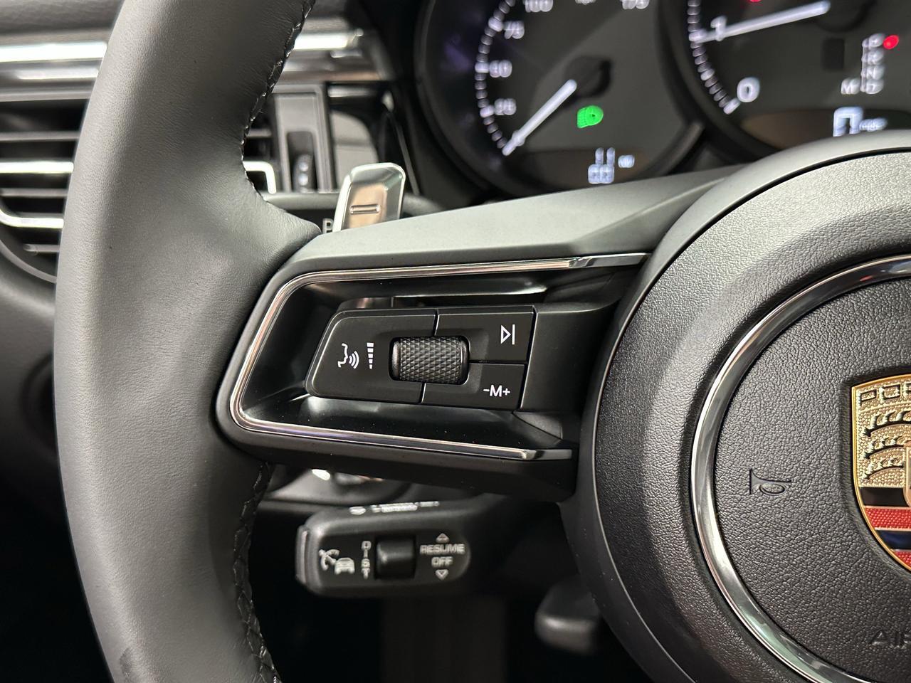 2025 Porsche Macan Newark DE