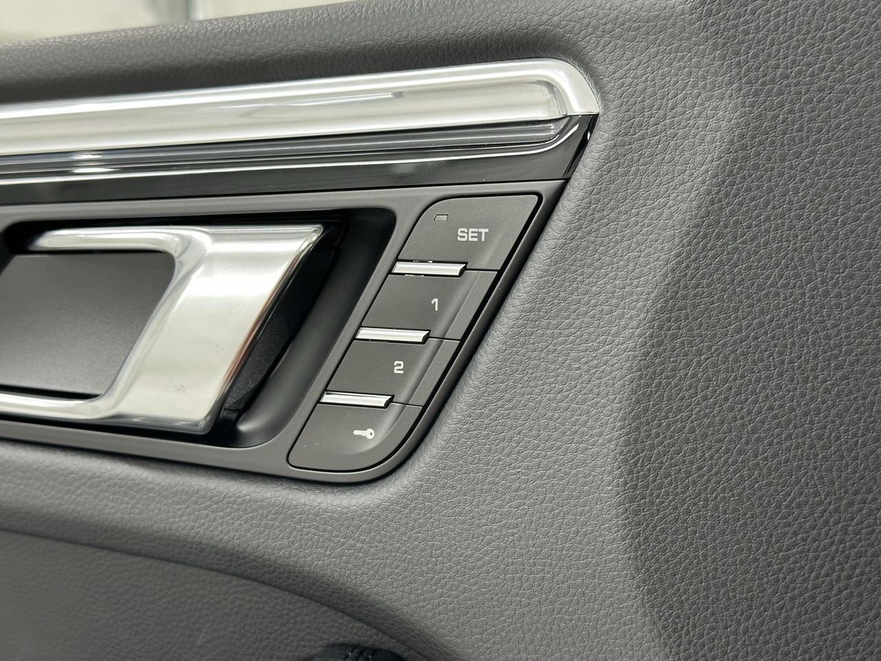 2025 Porsche Macan Newark DE