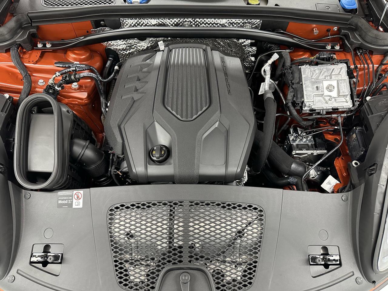 2025 Porsche Macan Newark DE