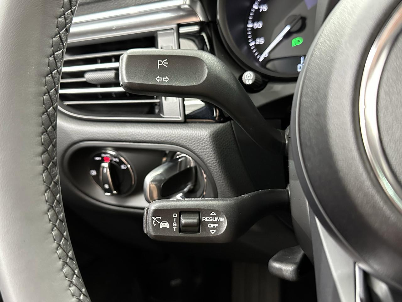 2025 Porsche Macan Newark DE