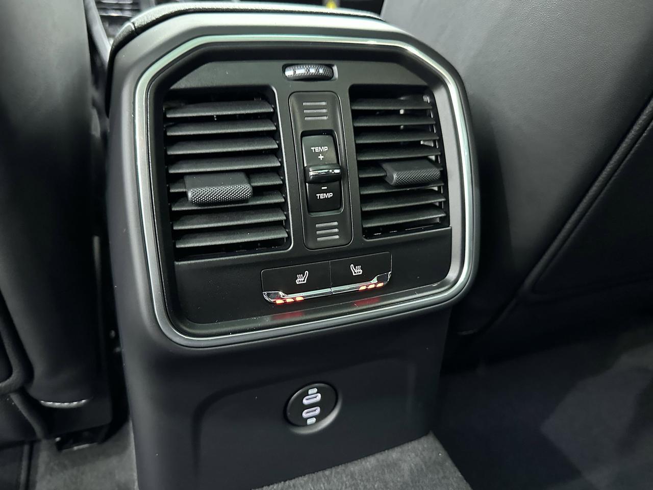 2025 Porsche Macan Newark DE