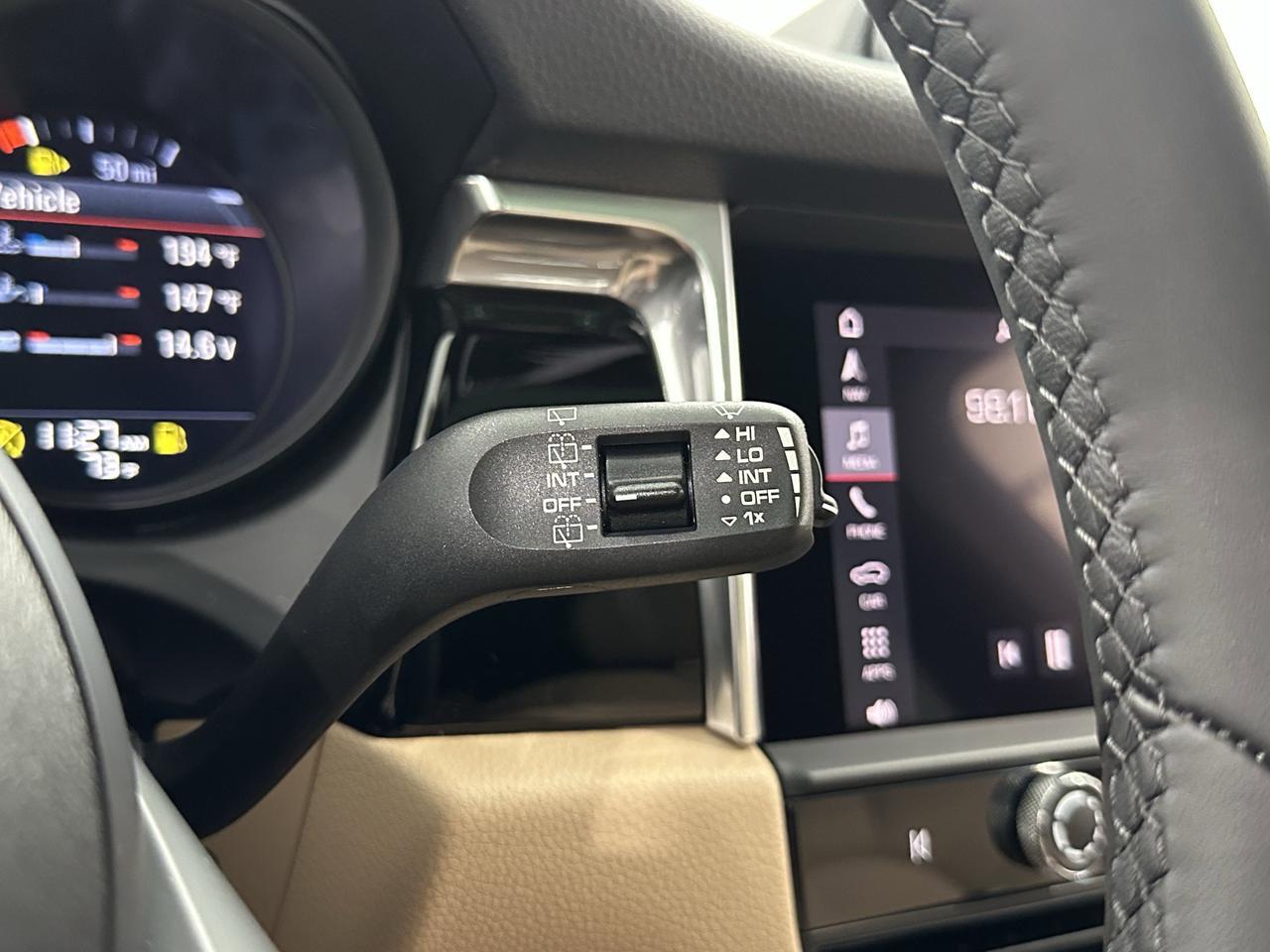 2025 Porsche Macan Newark DE