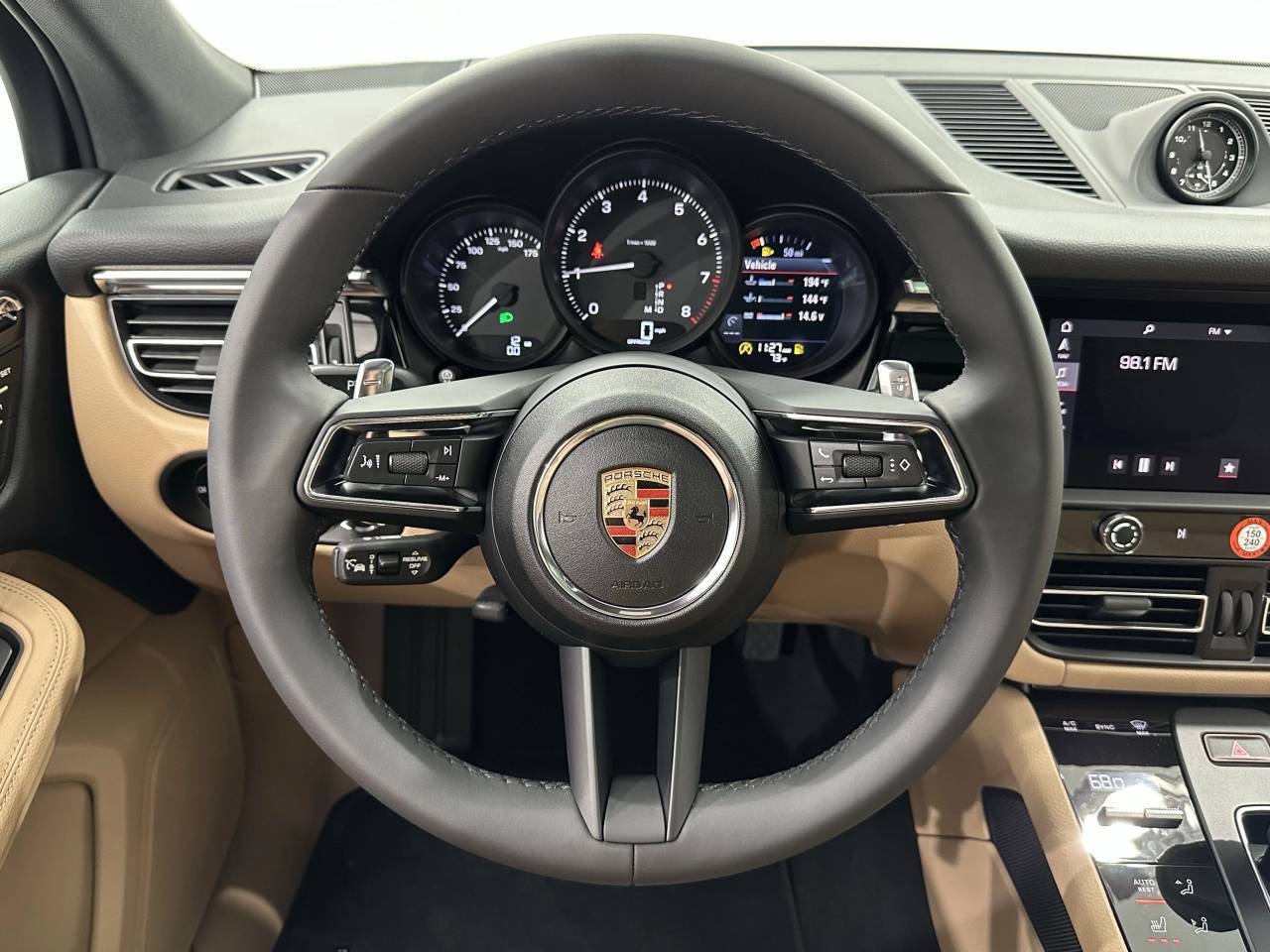 2025 Porsche Macan Newark DE