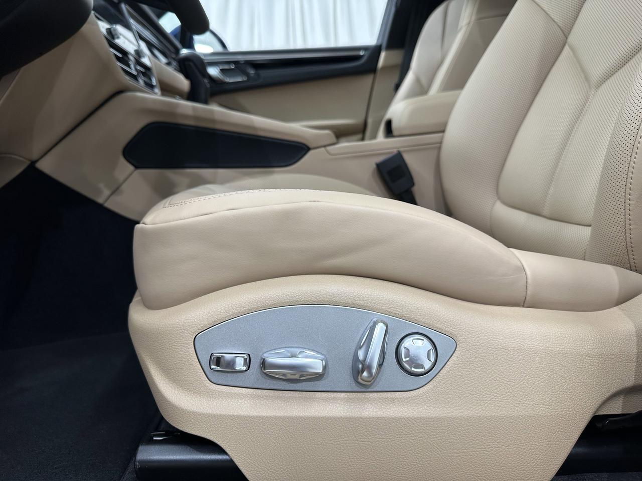 2025 Porsche Macan Newark DE