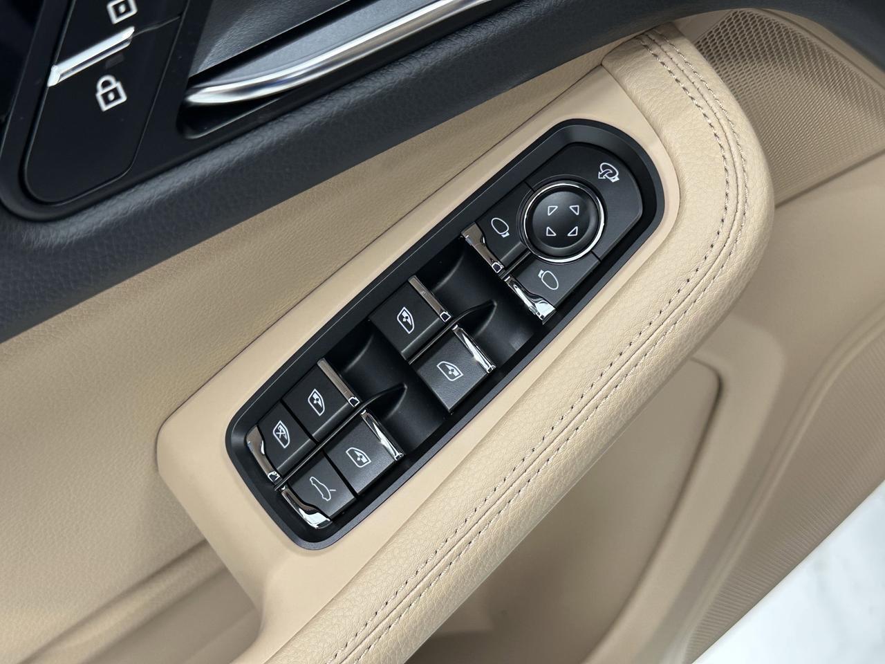 2025 Porsche Macan Newark DE