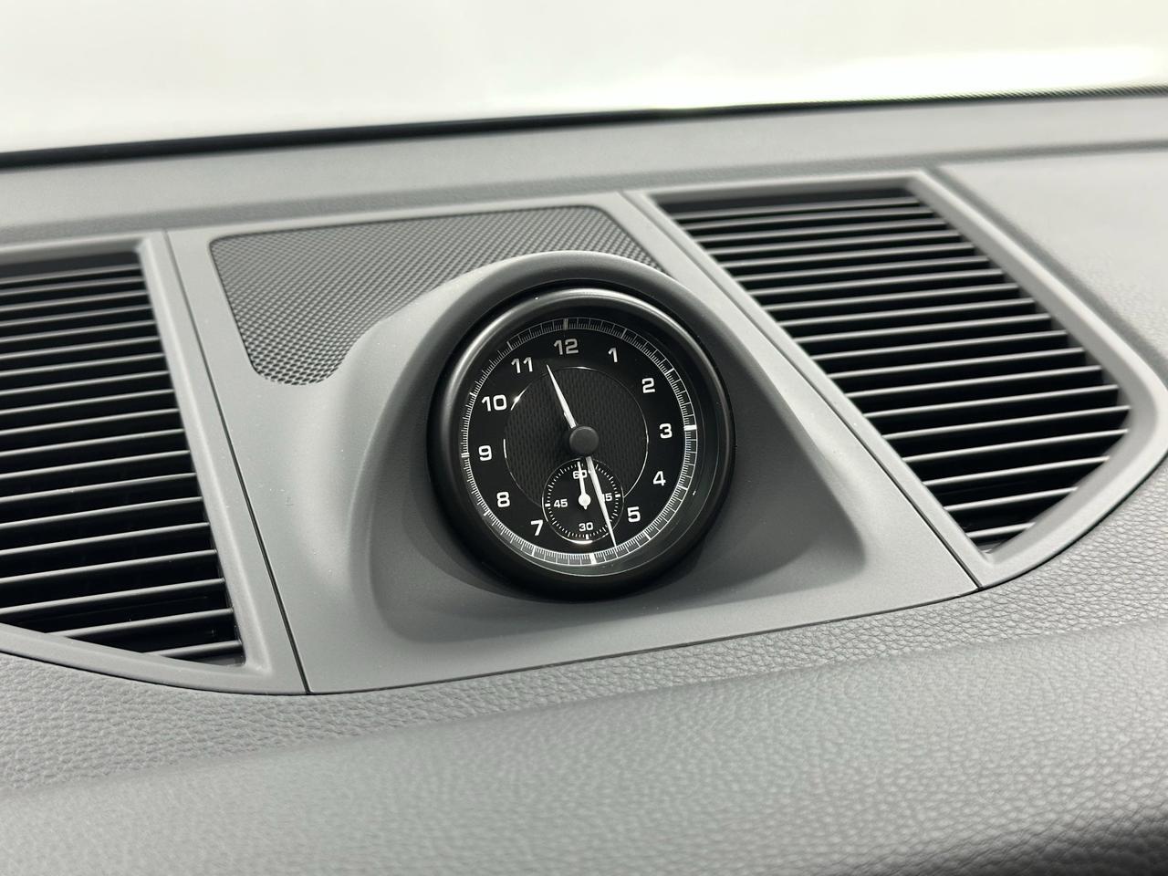 2025 Porsche Macan Newark DE