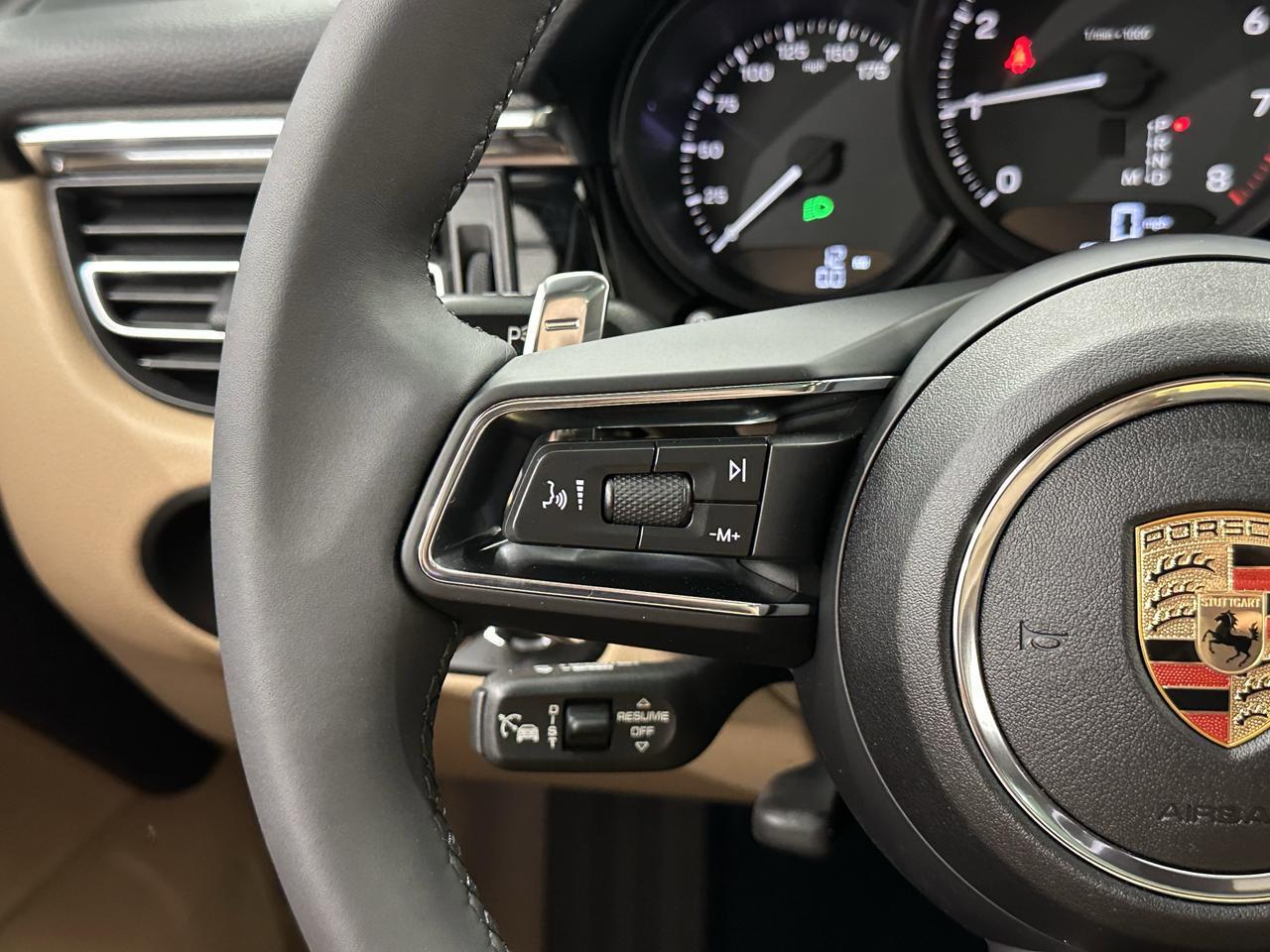 2025 Porsche Macan Newark DE