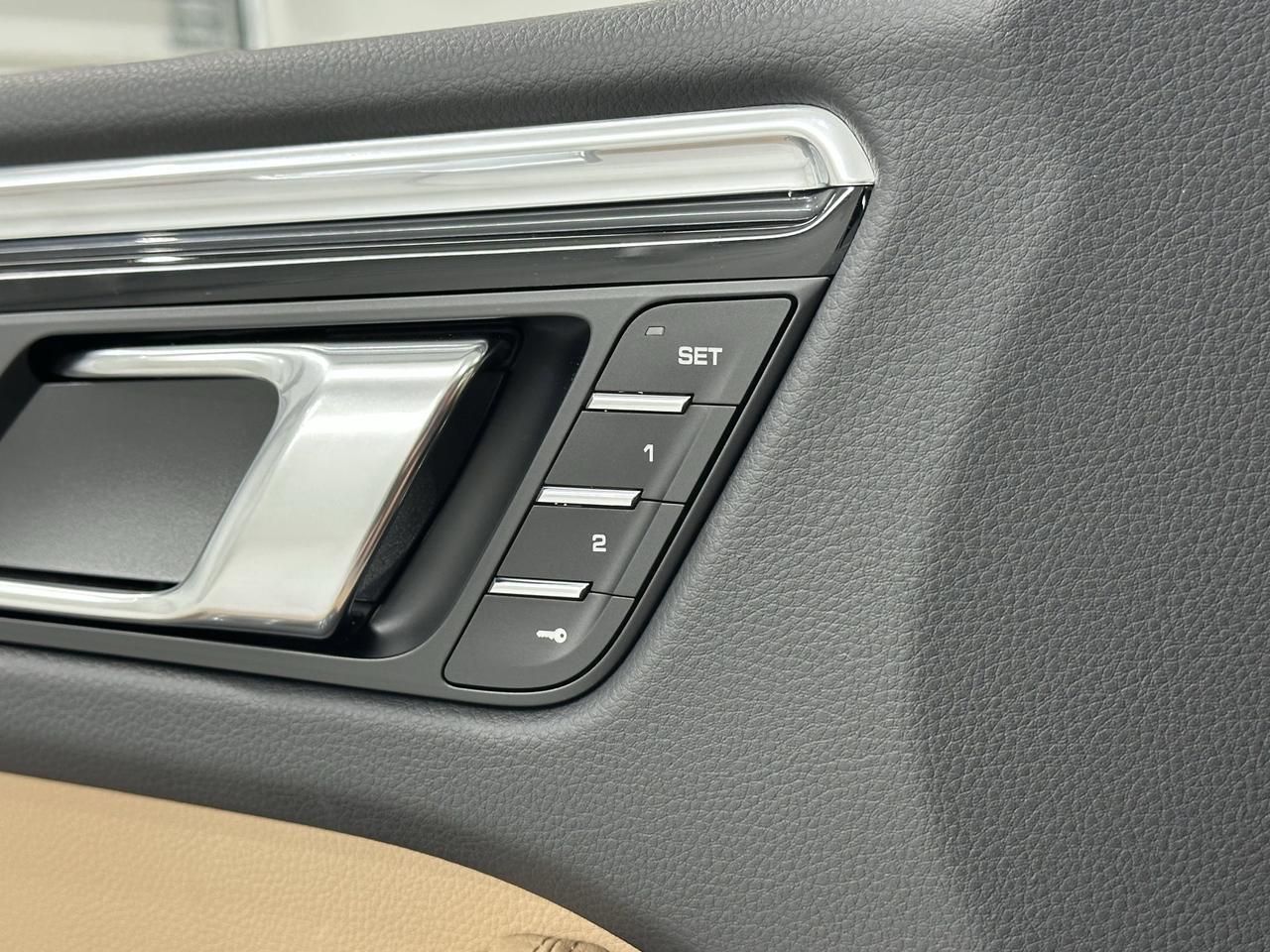 2025 Porsche Macan Newark DE