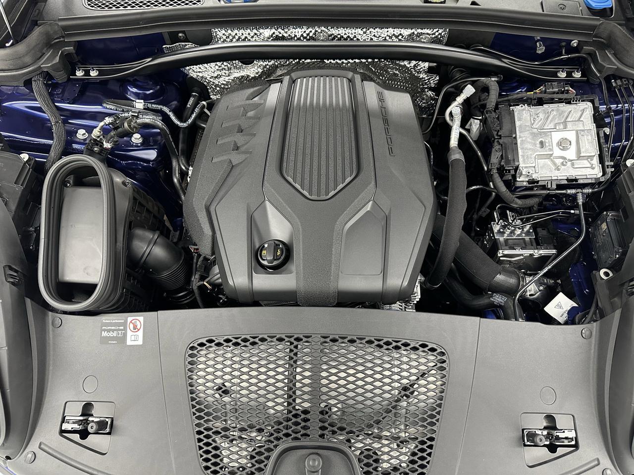 2025 Porsche Macan Newark DE