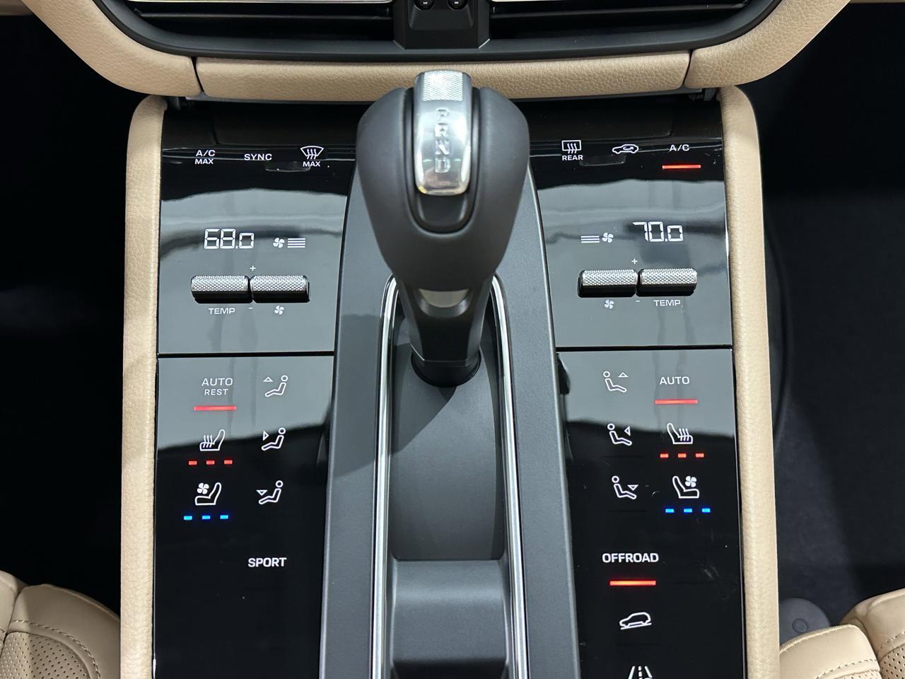 2025 Porsche Macan Newark DE