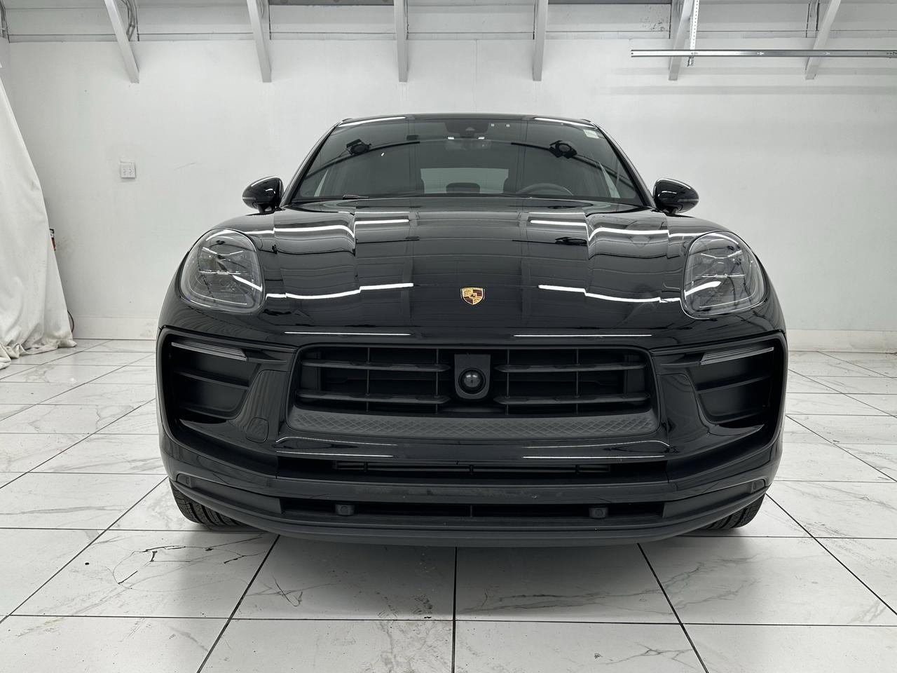 2025 Porsche Macan Newark DE