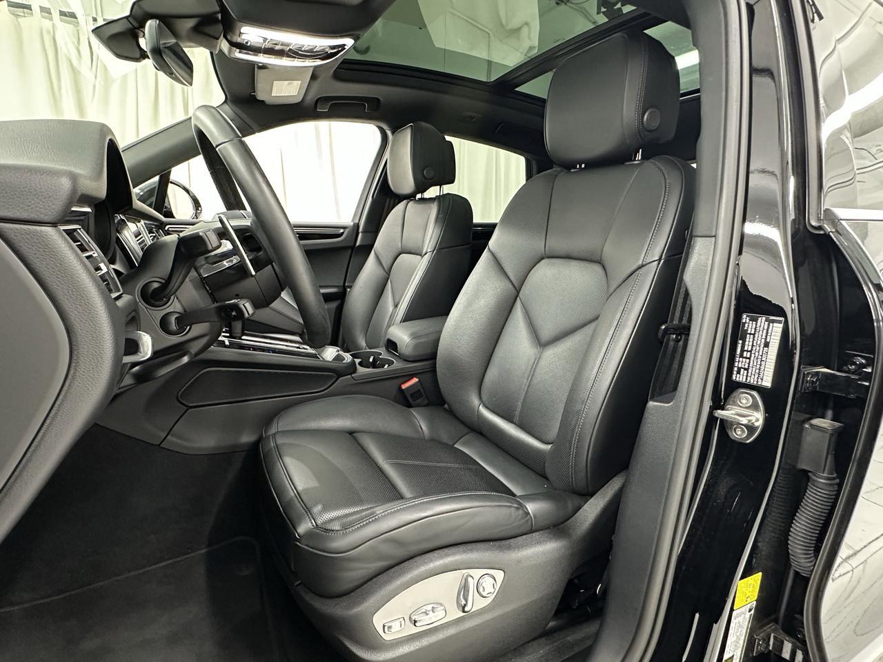 2025 Porsche Macan Newark DE