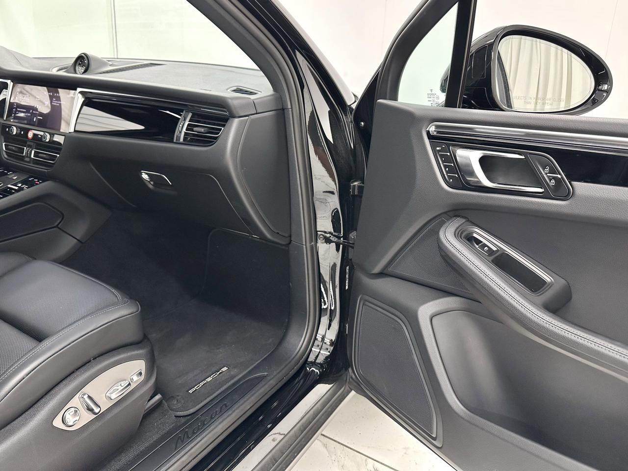 2025 Porsche Macan Newark DE