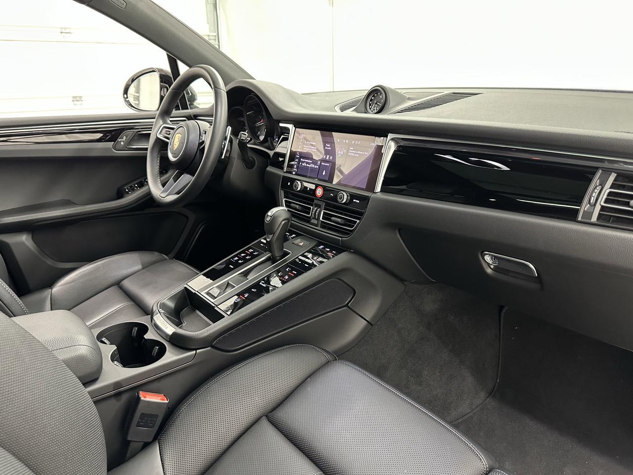 2025 Porsche Macan Newark DE