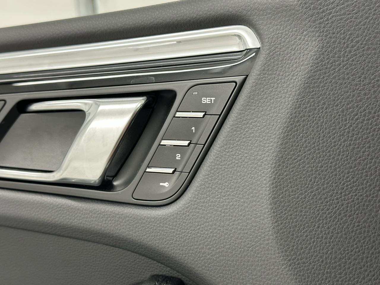 2025 Porsche Macan Newark DE