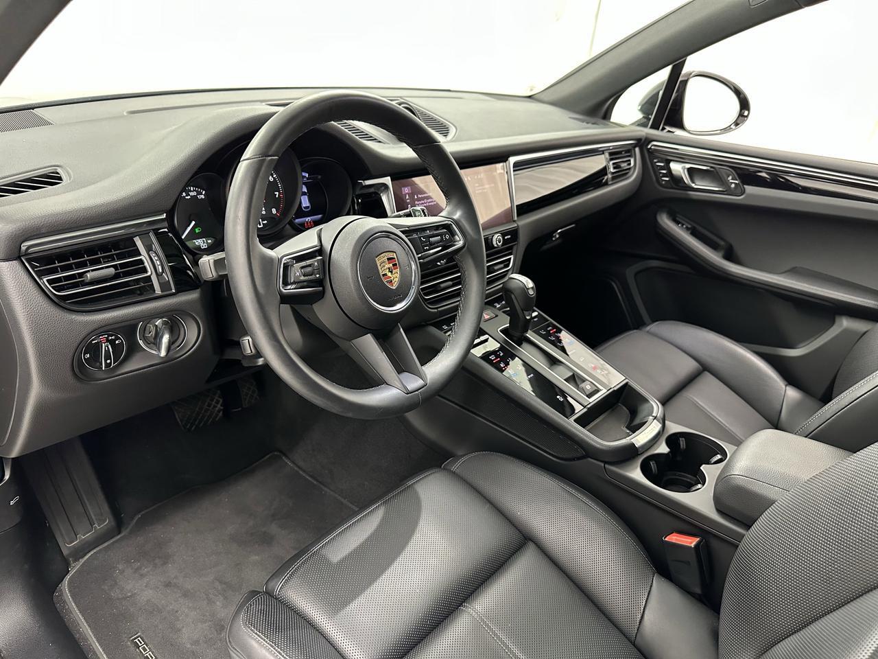 2025 Porsche Macan Newark DE