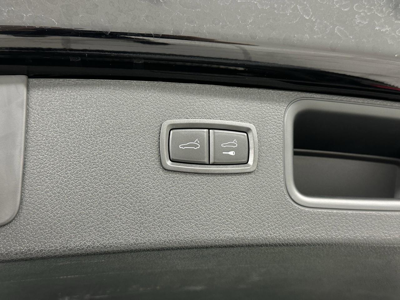 2025 Porsche Macan Newark DE