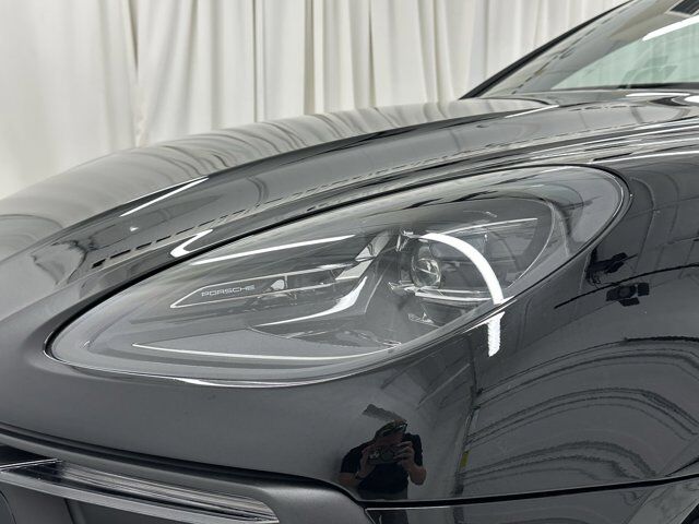 2025 Porsche Macan Newark DE