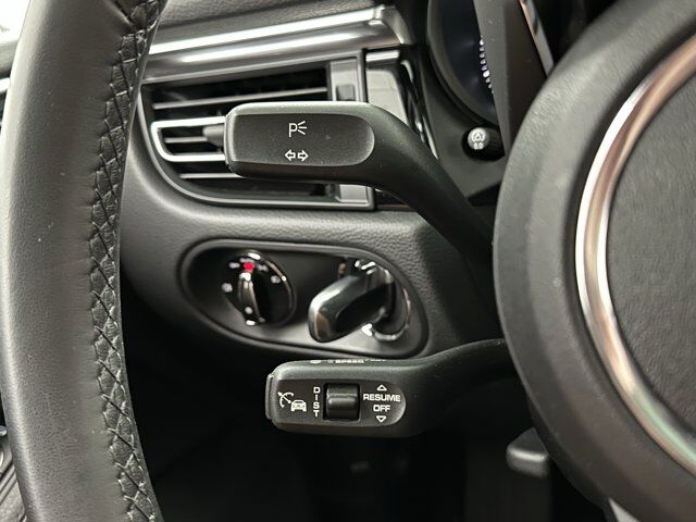 2025 Porsche Macan Newark DE
