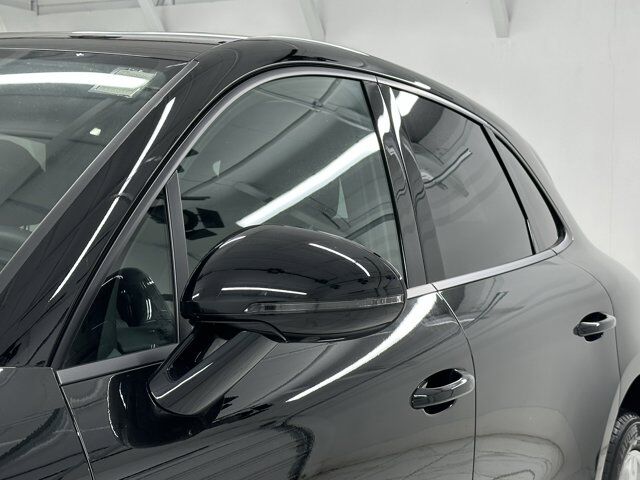 2025 Porsche Macan Newark DE