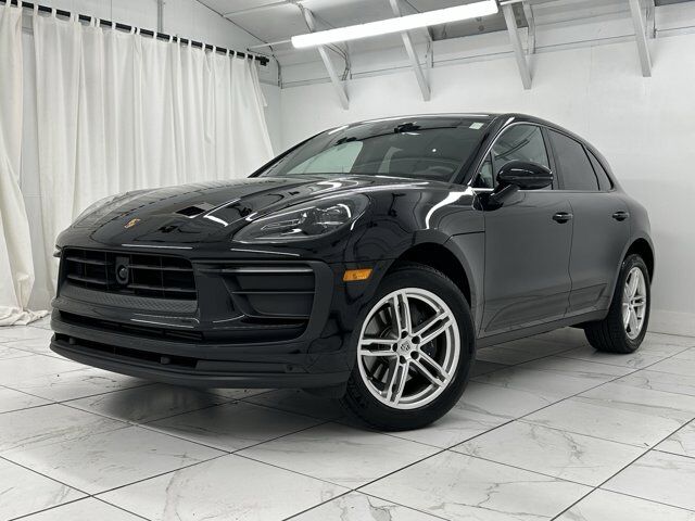 2025 Porsche Macan Newark DE
