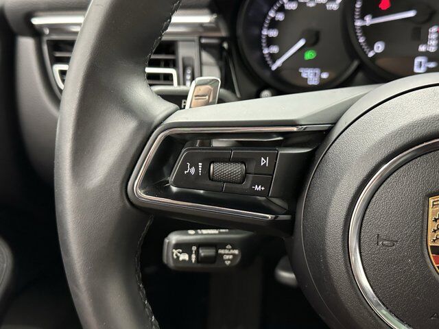 2025 Porsche Macan Newark DE
