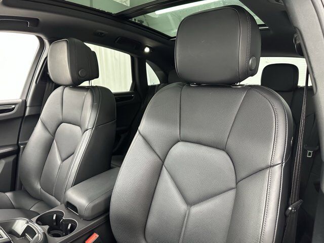 2025 Porsche Macan Newark DE