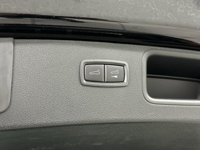 2025 Porsche Macan Newark DE