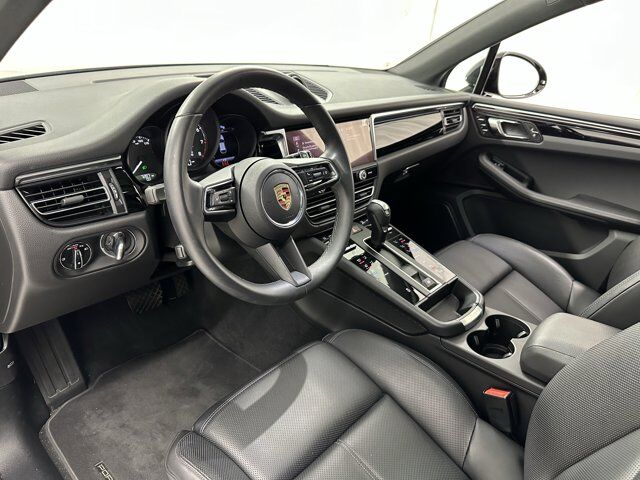2025 Porsche Macan Newark DE