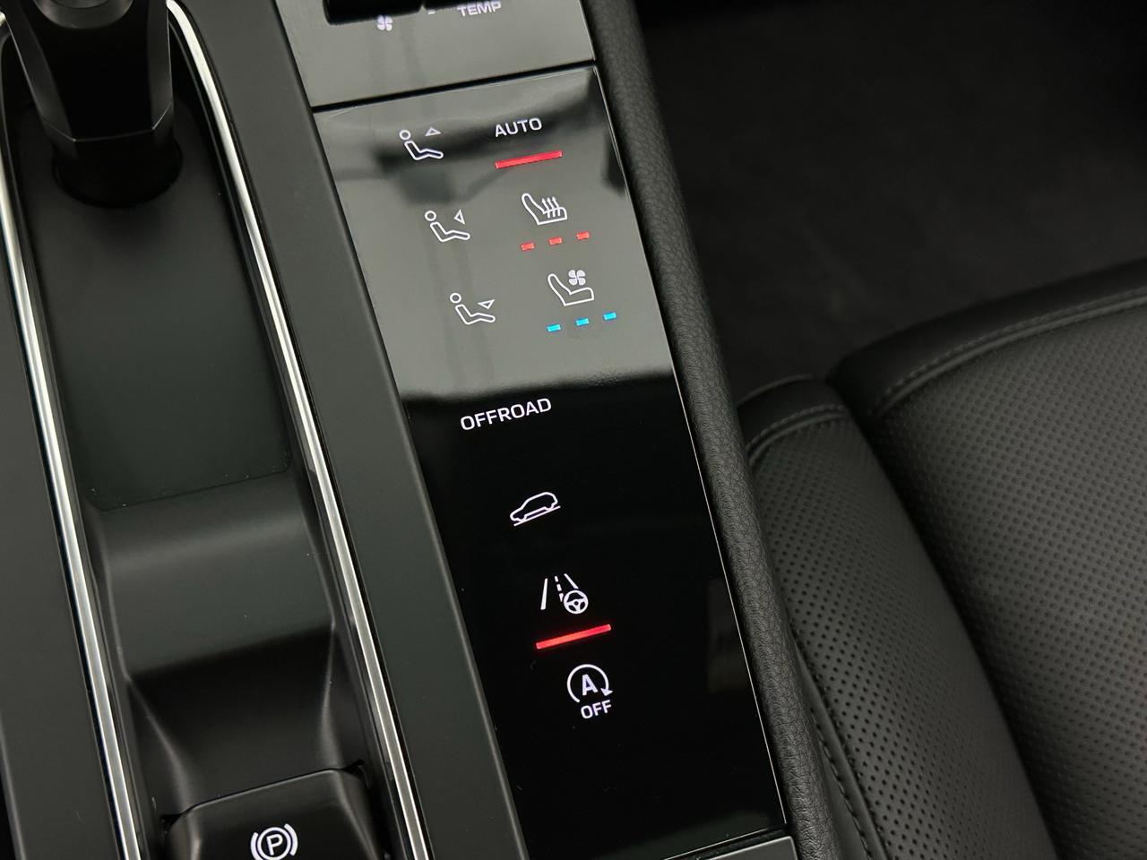 2025 Porsche Macan Newark DE