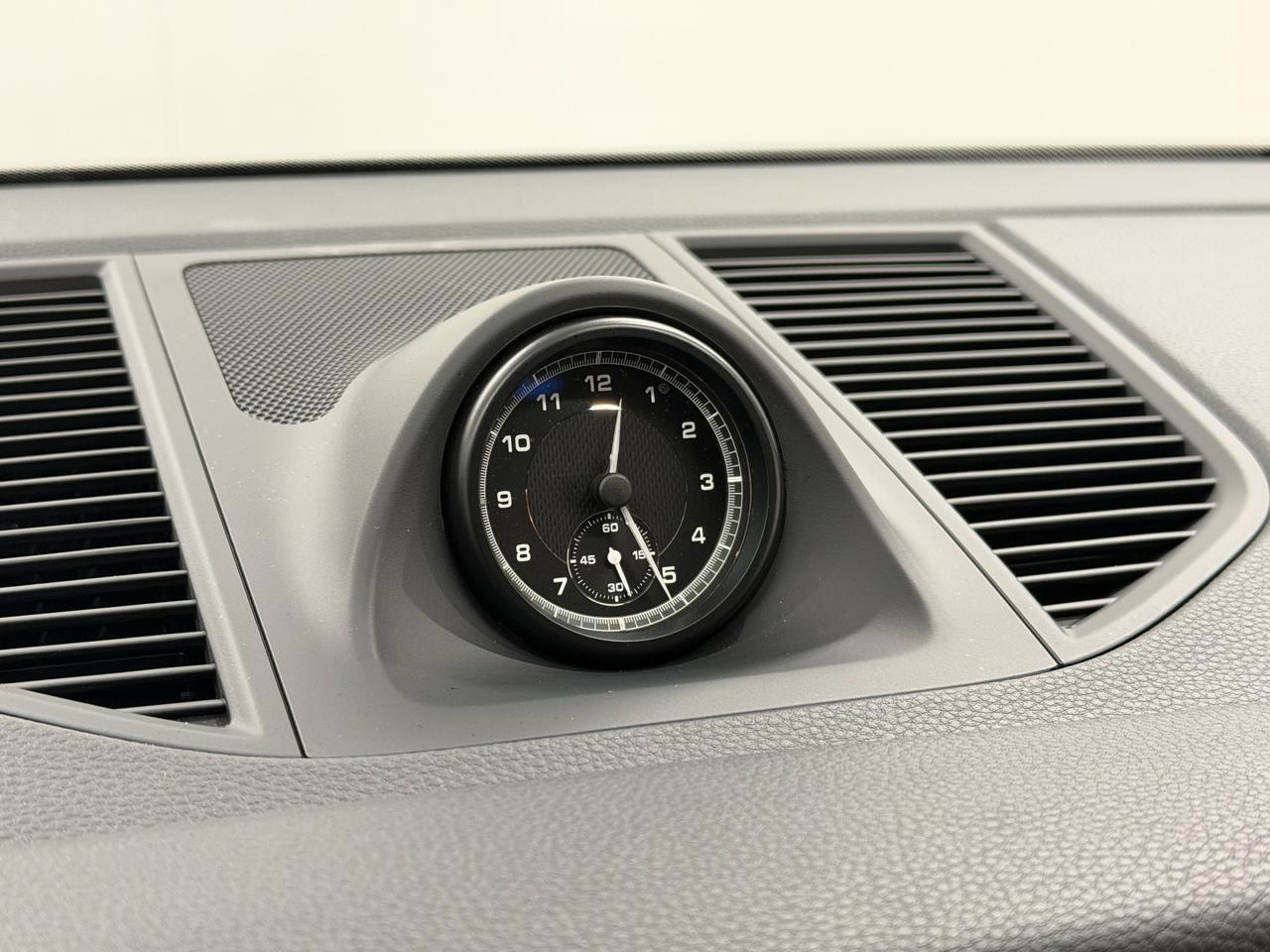 2025 Porsche Macan Newark DE