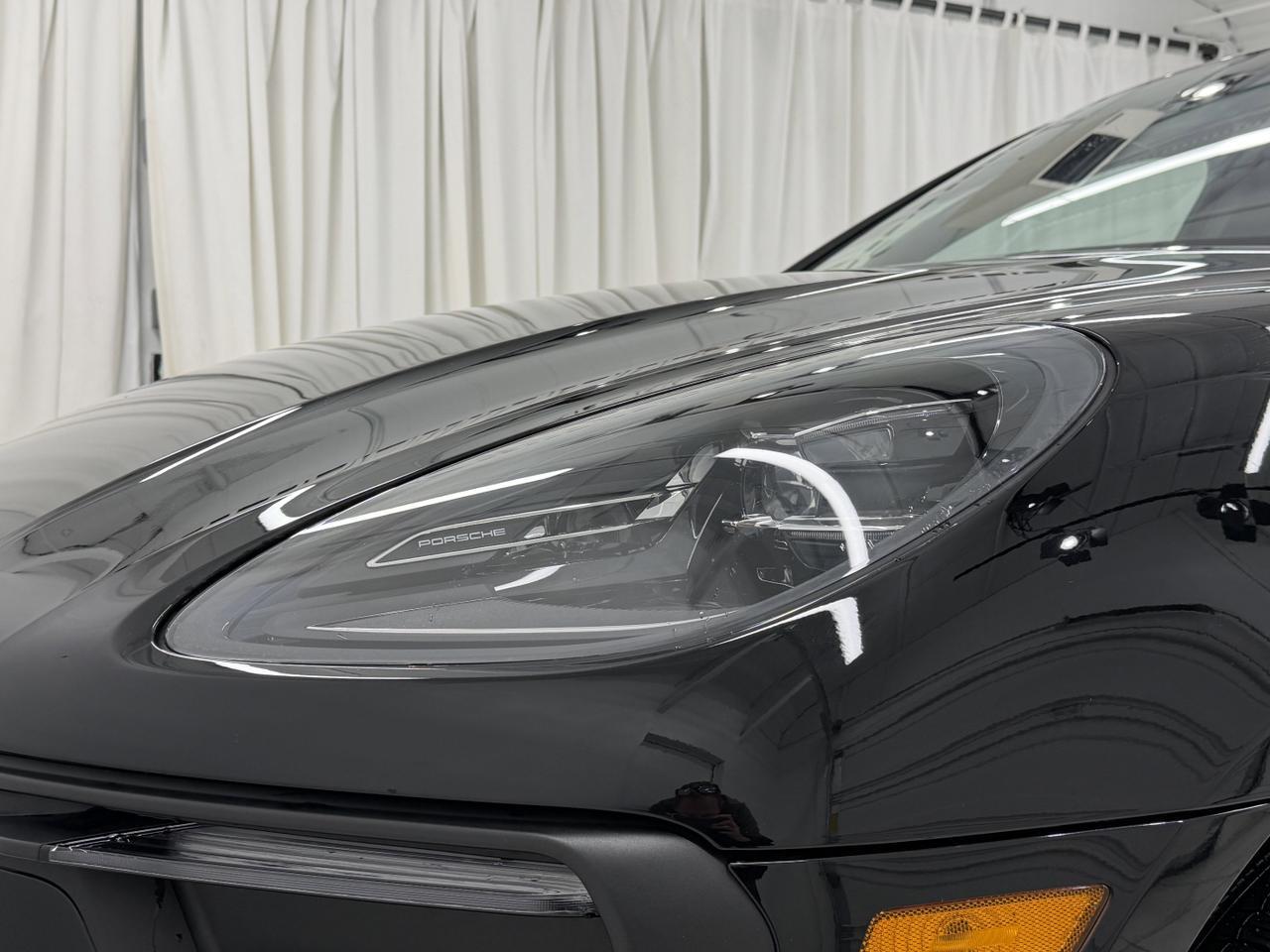 2025 Porsche Macan Newark DE