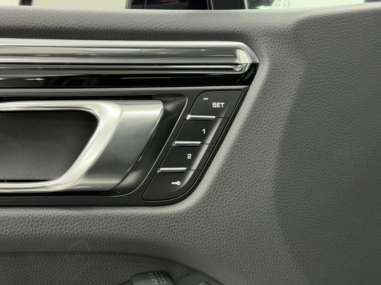 2025 Porsche Macan Newark DE