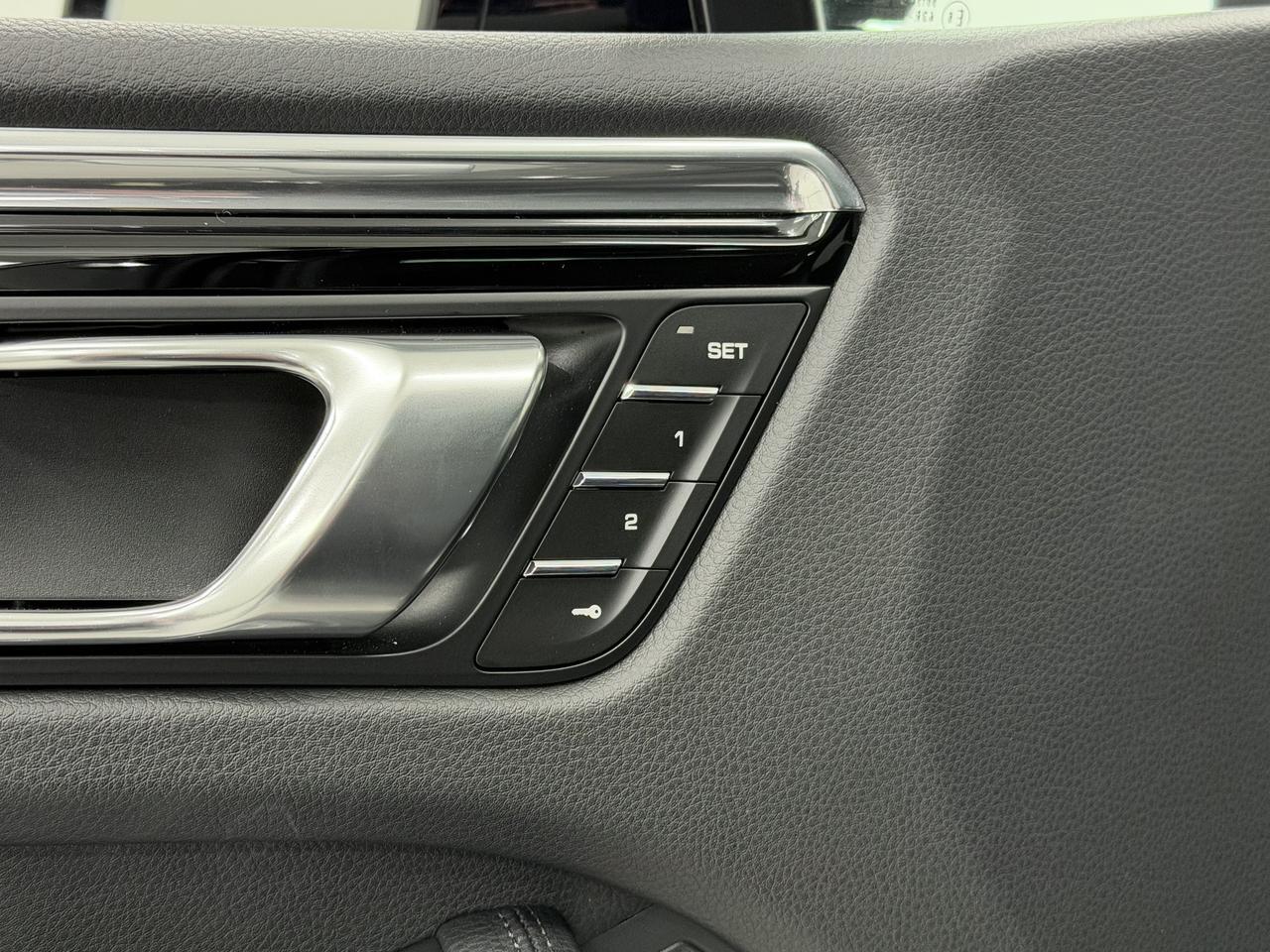2025 Porsche Macan Newark DE