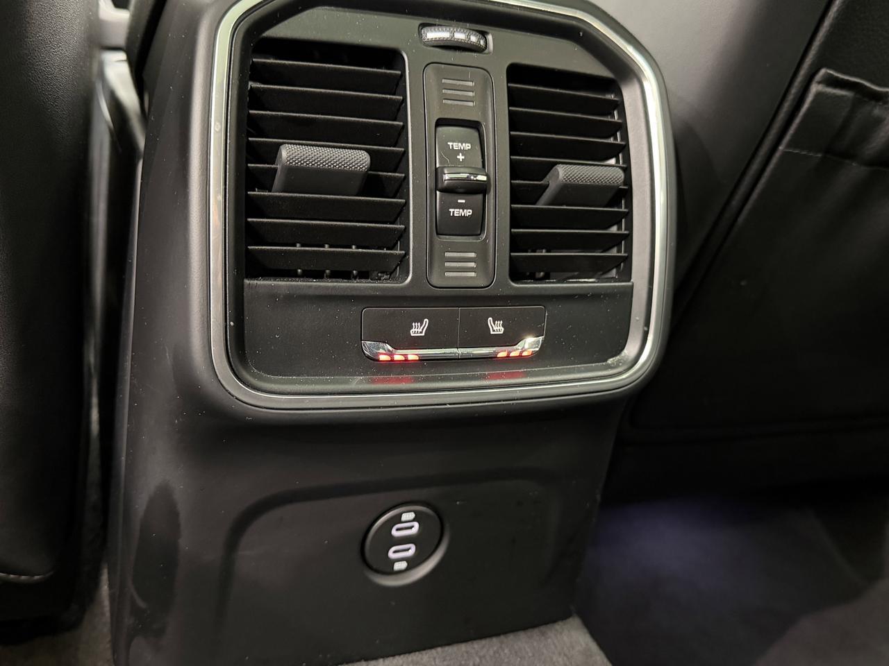 2025 Porsche Macan Newark DE