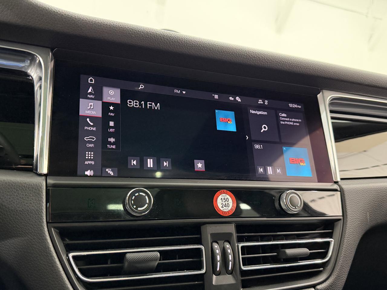 2025 Porsche Macan Newark DE