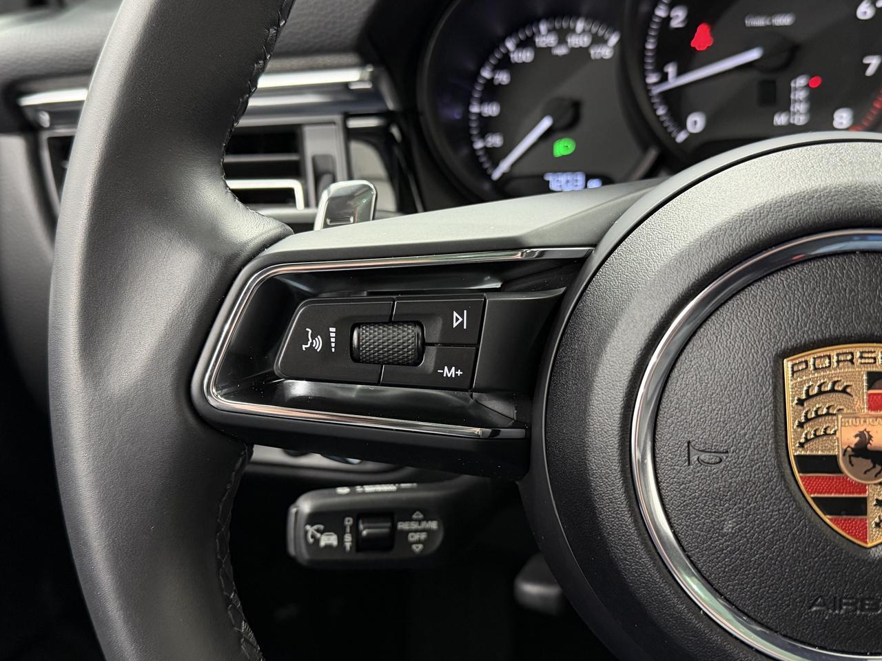2025 Porsche Macan Newark DE