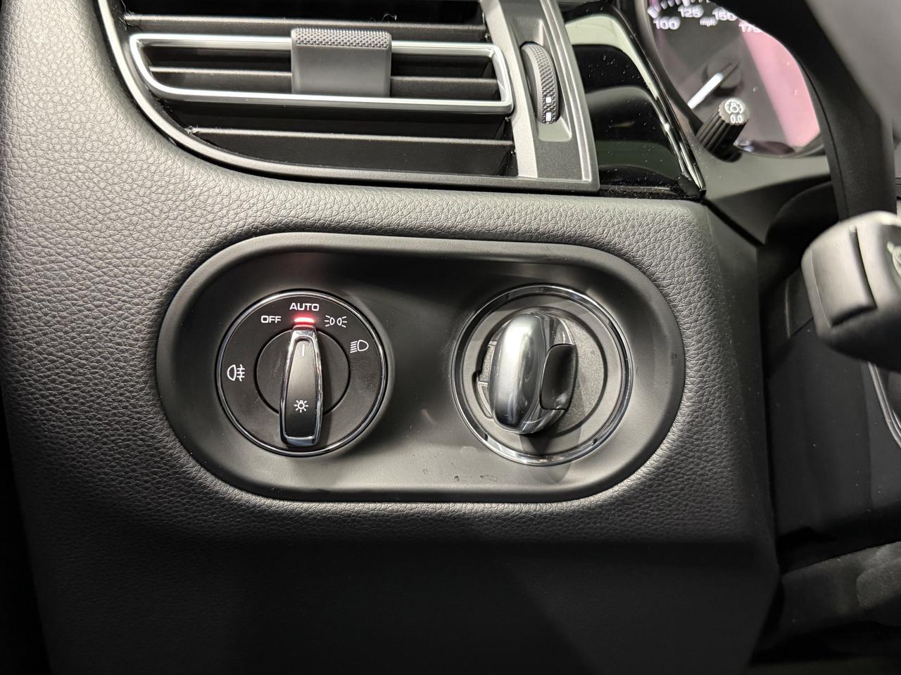 2025 Porsche Macan Newark DE