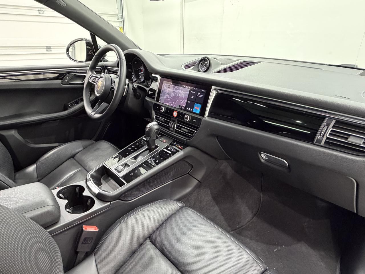 2025 Porsche Macan Newark DE