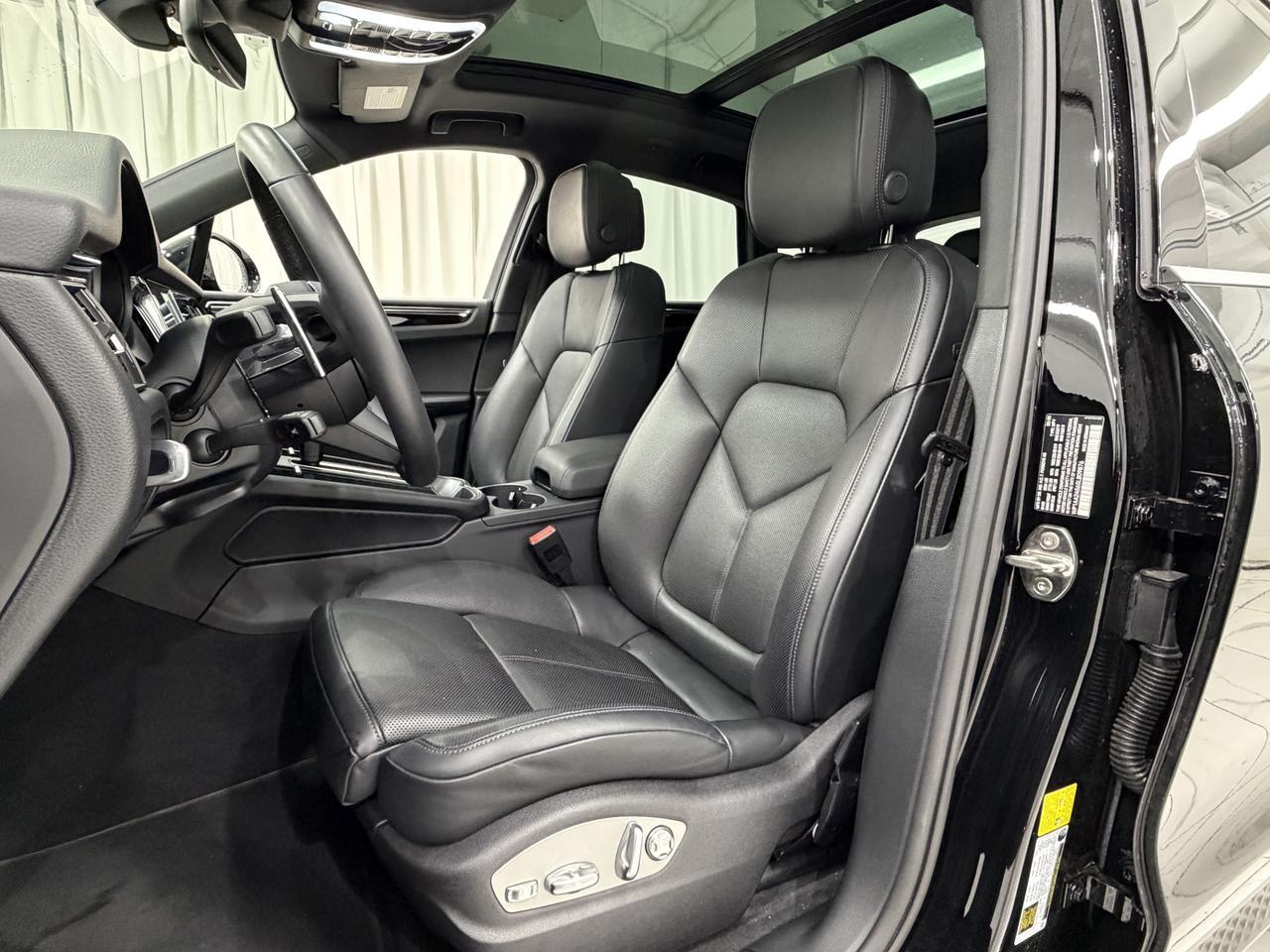 2025 Porsche Macan Newark DE