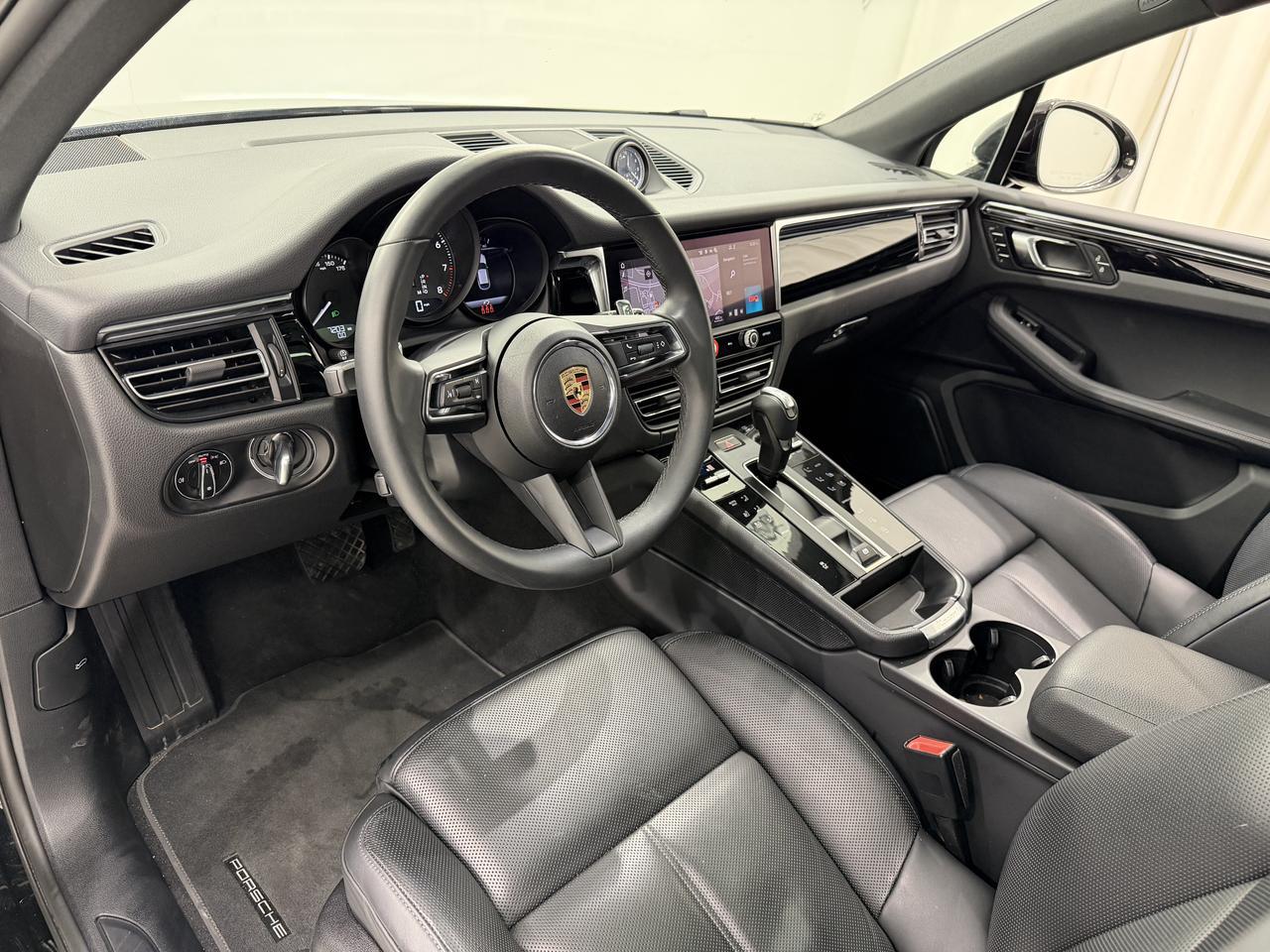 2025 Porsche Macan Newark DE