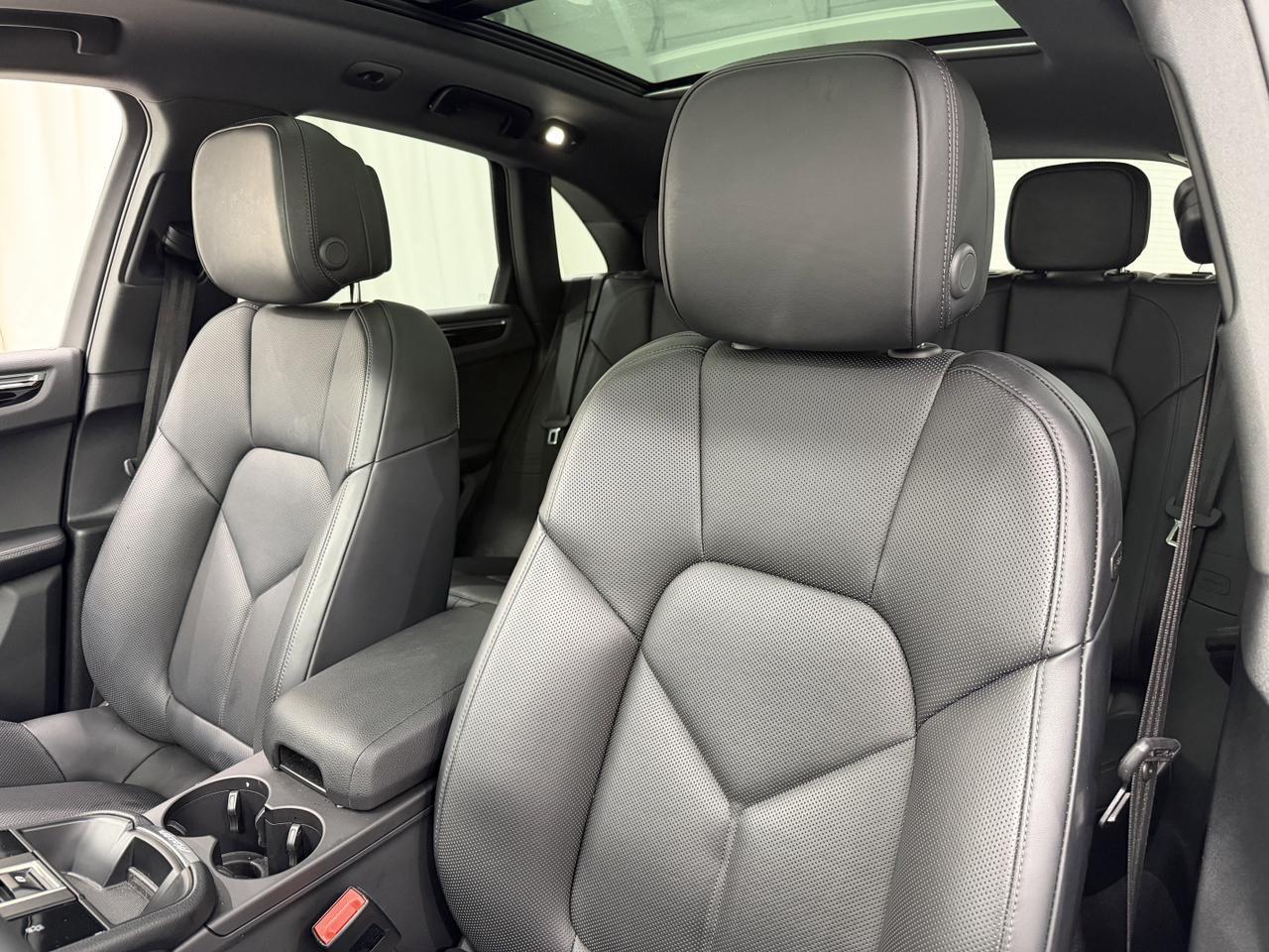 2025 Porsche Macan Newark DE