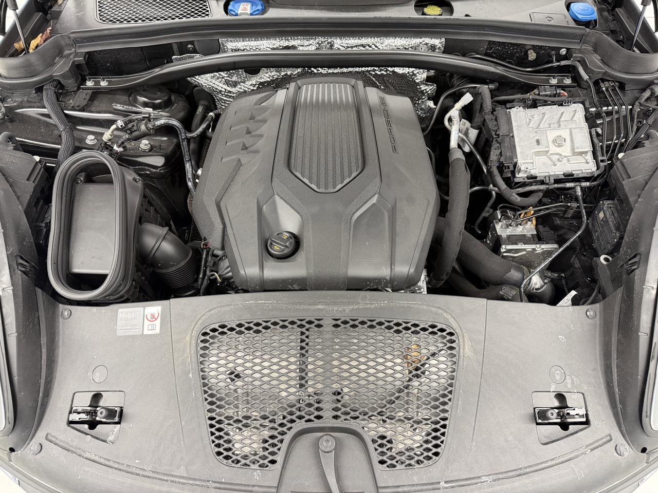 2025 Porsche Macan Newark DE