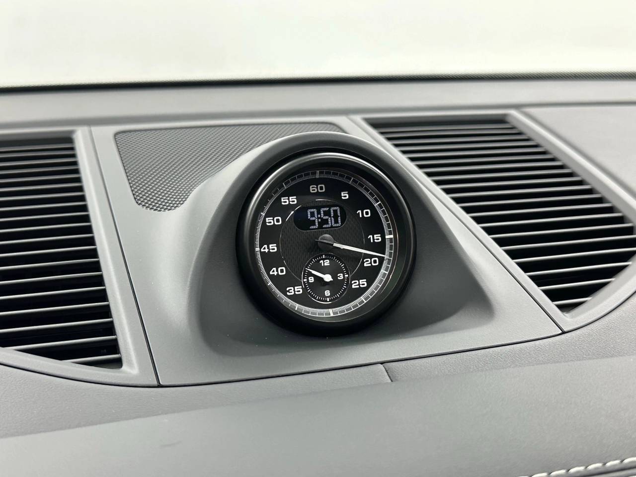 2025 Porsche Macan Newark DE