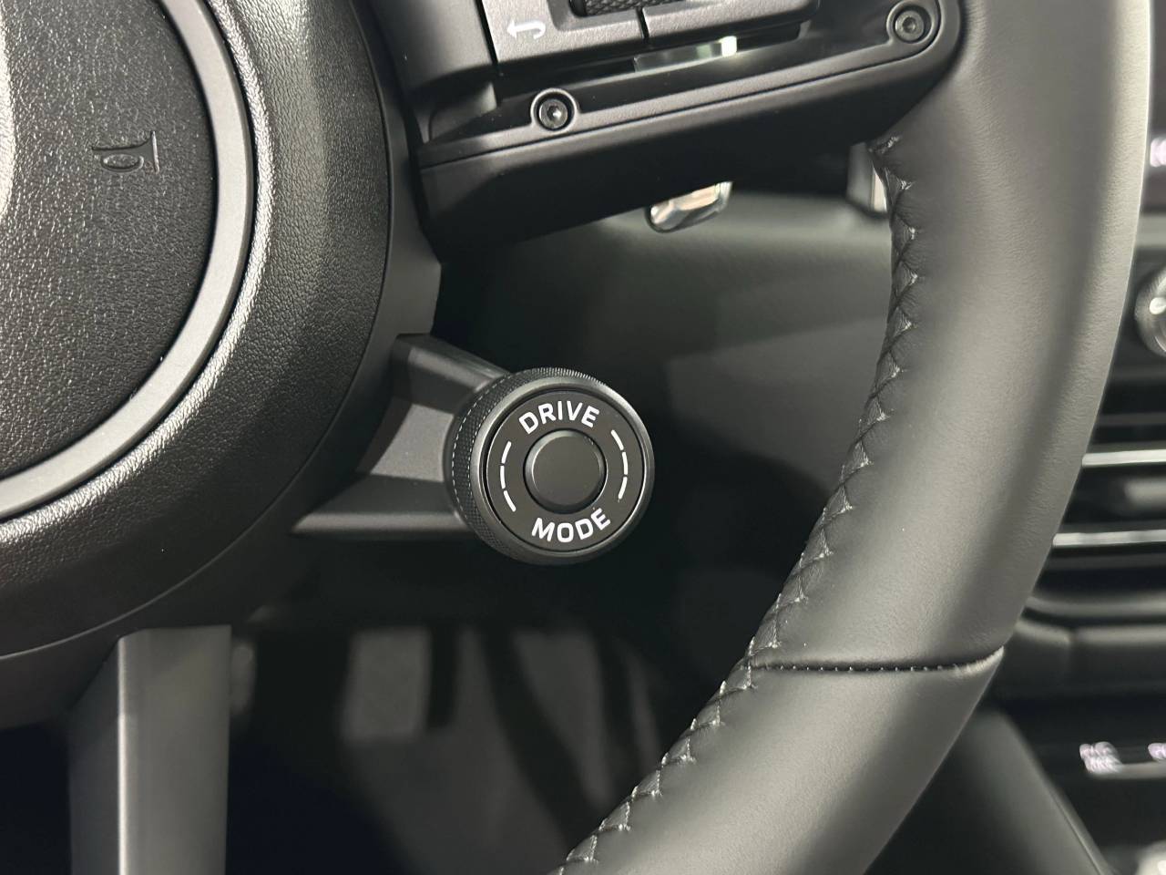 2025 Porsche Macan Newark DE