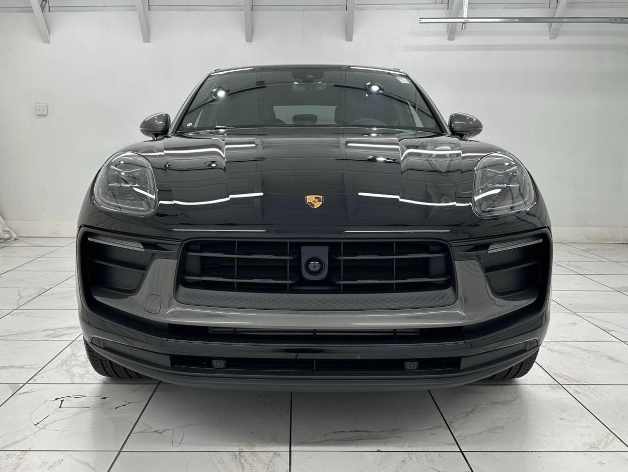 2025 Porsche Macan Newark DE