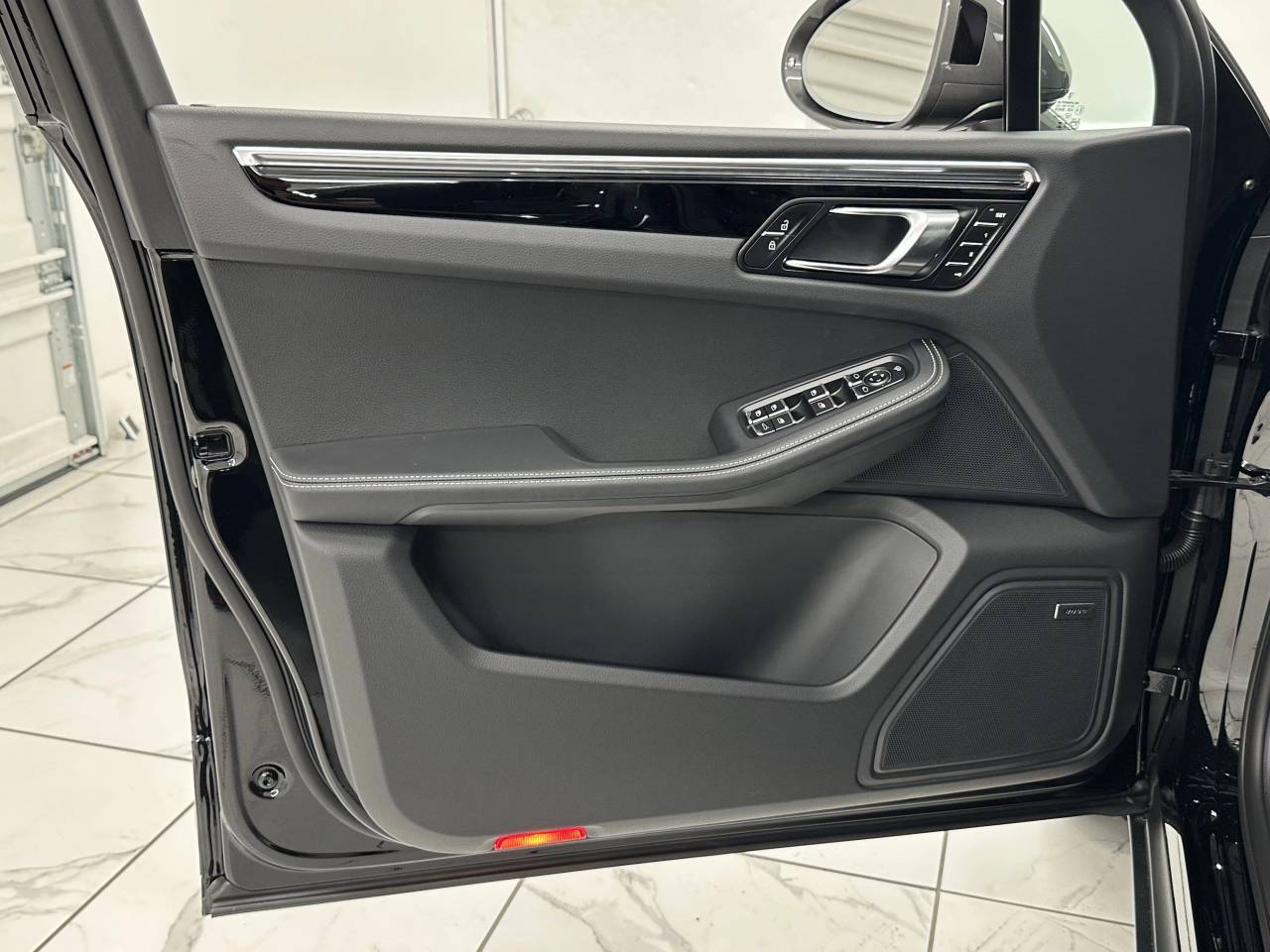 2025 Porsche Macan Newark DE