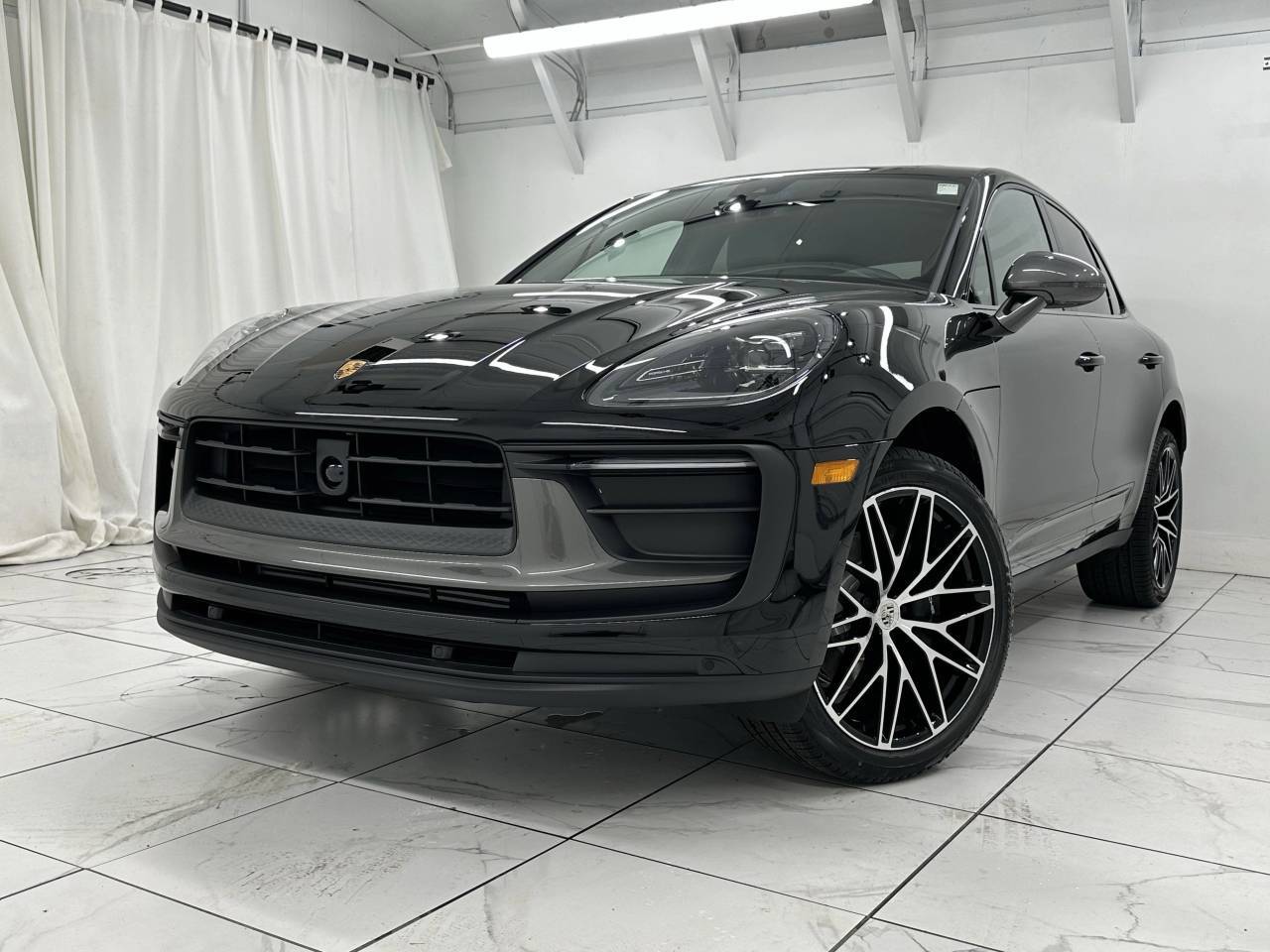 2025 Porsche Macan Newark DE